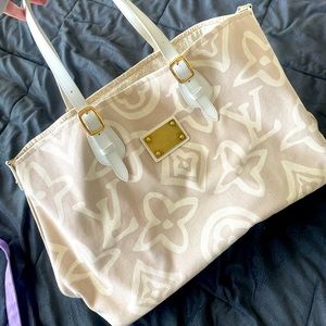 Louis Vuitton Cruise Line Tahitienne GM Tote Bag